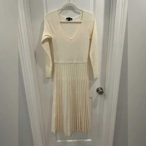 Ann Taylor White Maxi Dress - Picture 2 of 4
